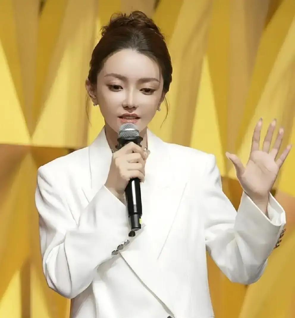 1.2个亿的解约费！网红崔阿扎这回真是破纪录了，前脚刚给老东家“话社”交完天价