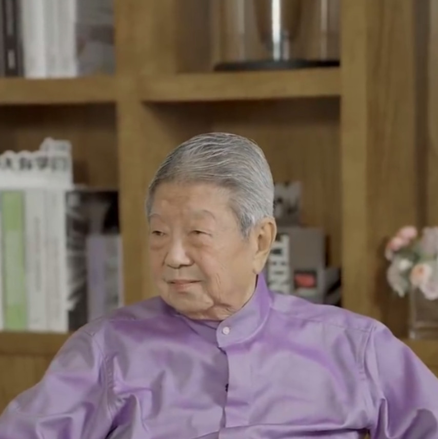 【蔡澜曾称不后悔无儿无女：因为自己照顾不了，自认为自己还没有长大】6月27日，