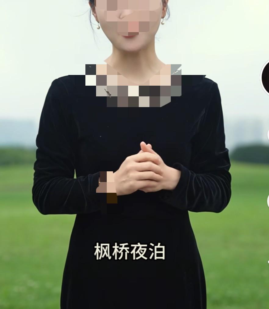 相宜今天的脸肿胀的厉害，大家有没有发现她的眼睛也是肿眼泡？今天相宜直播两次，直