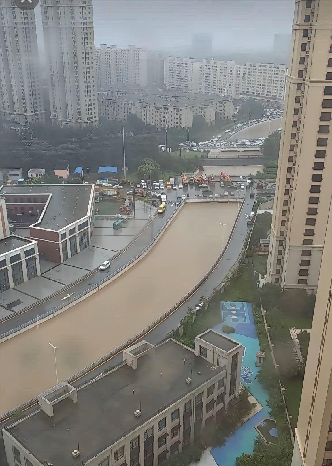 太夸张了直接多了一条河