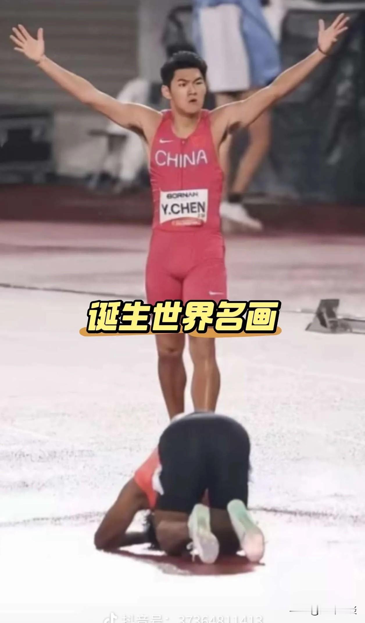 亚运田径名场面，这张被网友叫做世界名画的照片，越看越震撼。男子110米栏决赛，20岁的陈圆将拿下金牌
