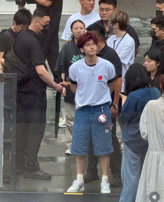 这是胡先煦吗？！怎么变更帅了…​​​