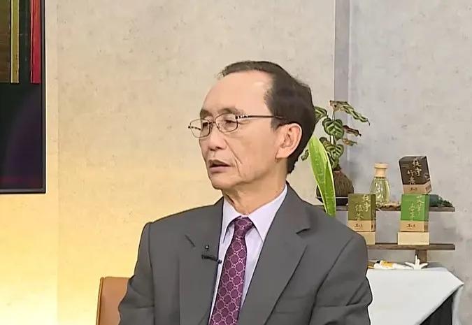 台媒体人吴子嘉对韩国瑜2028的行情作了预判6月30日晚，主持人平秀琳在节目