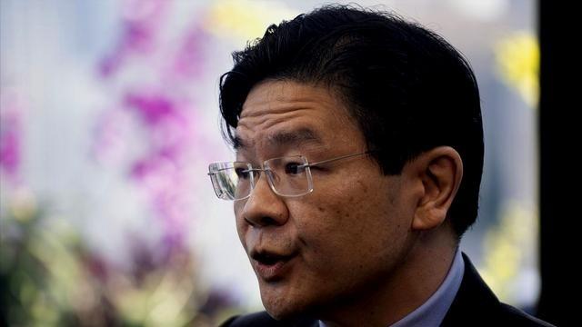 新加坡联合早报发文写道：“这个世界进入大国、强国无法无天、弱肉强食的时代，中小国