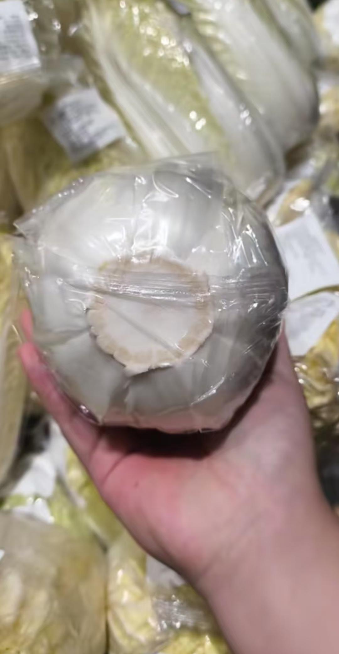 胖东来卖的娃娃菜也是河北省张家口运过来的，但是评论区都是清一色的相信胖东来，认为
