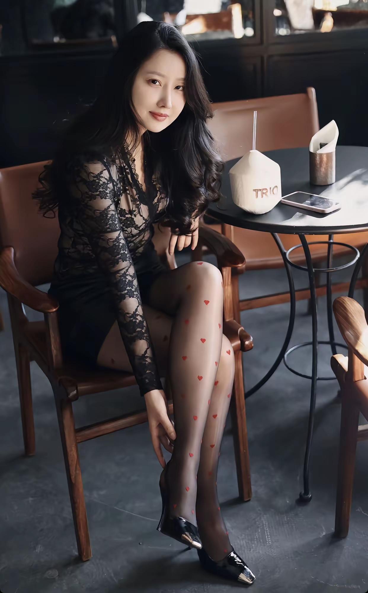 今天是11月17日星期一，早安不必事事都要争个明白，也无需强迫自己迎合所