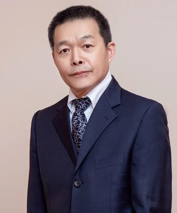 还记得这个人吗？几年前，他的一番言论引起了清华校友尤其是在美校友的激烈情绪，甚
