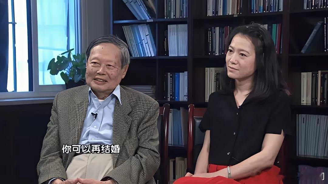 原来杨振宁早就为他去世后的翁帆做好了安排!2015年,杨振宁和翁帆接受杨澜专访