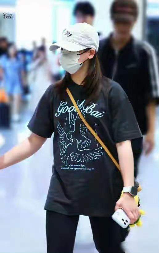 全红婵近照判若两人！19岁身高近170cm留长发，瑜伽裤跳舞太惊艳