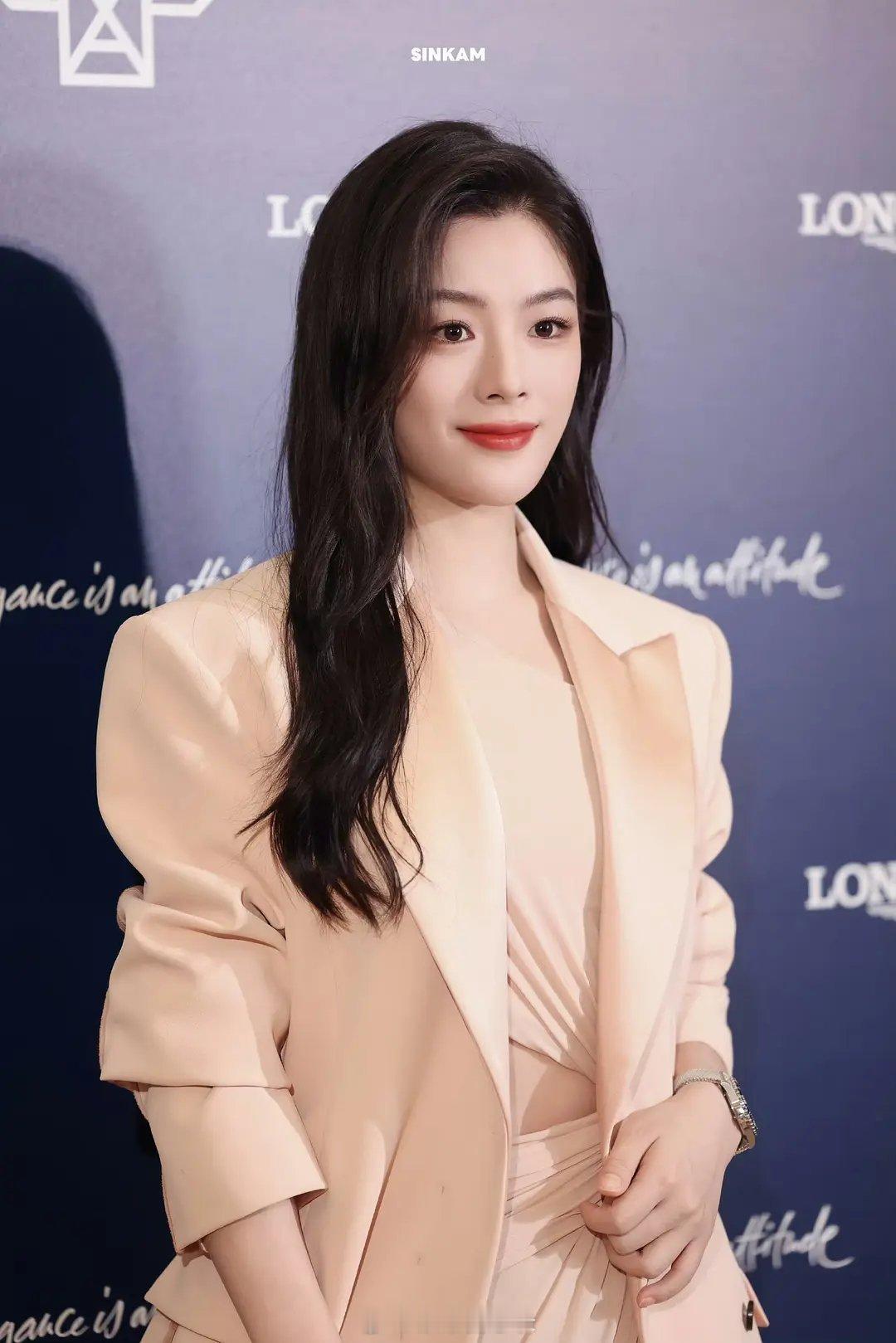 陈丽君出席浪琴活动，这颜值该怎么评价？