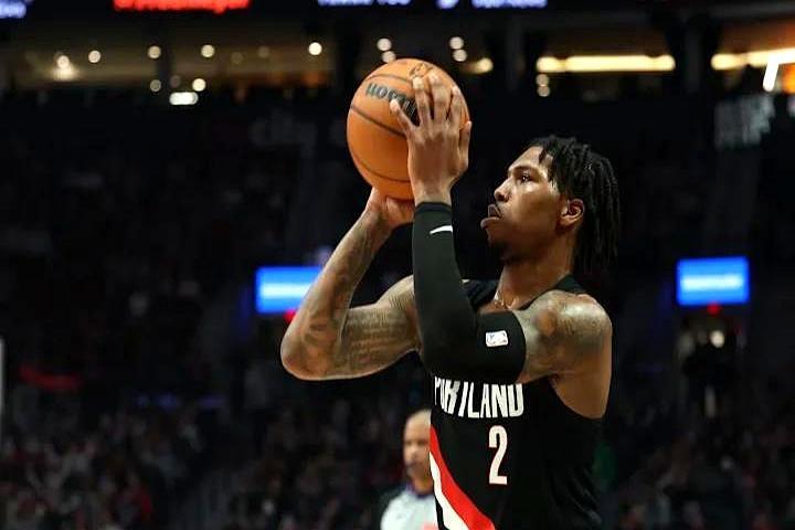 倒数5场比赛结束就滚蛋，场均砸下11分的NBA后卫正逼疯CBA球探。你翻开