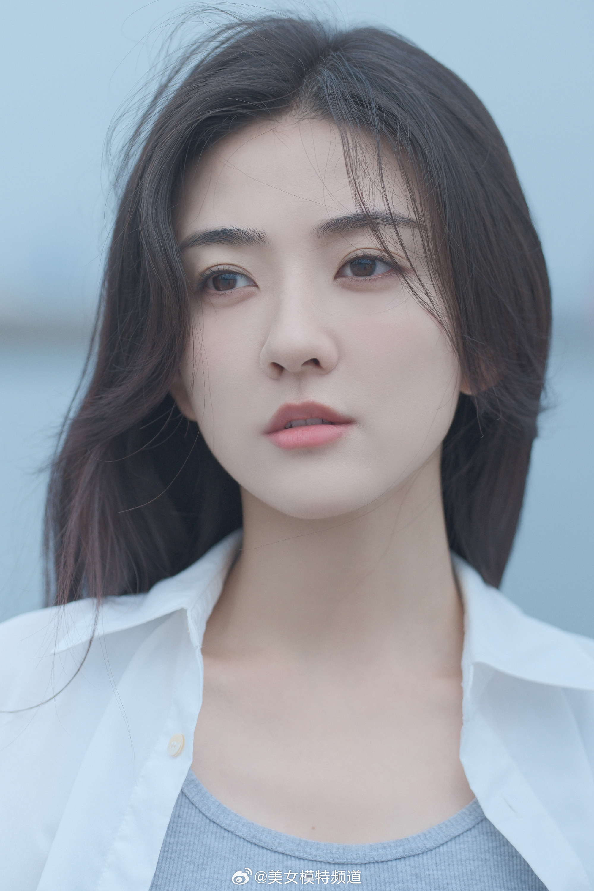 梁洁海边小清新写真