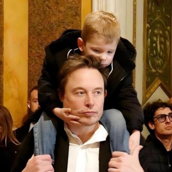 世界富豪马斯克再次语出惊人，他说：“地球上未来发生最大的问题，就是人口崩溃，而不