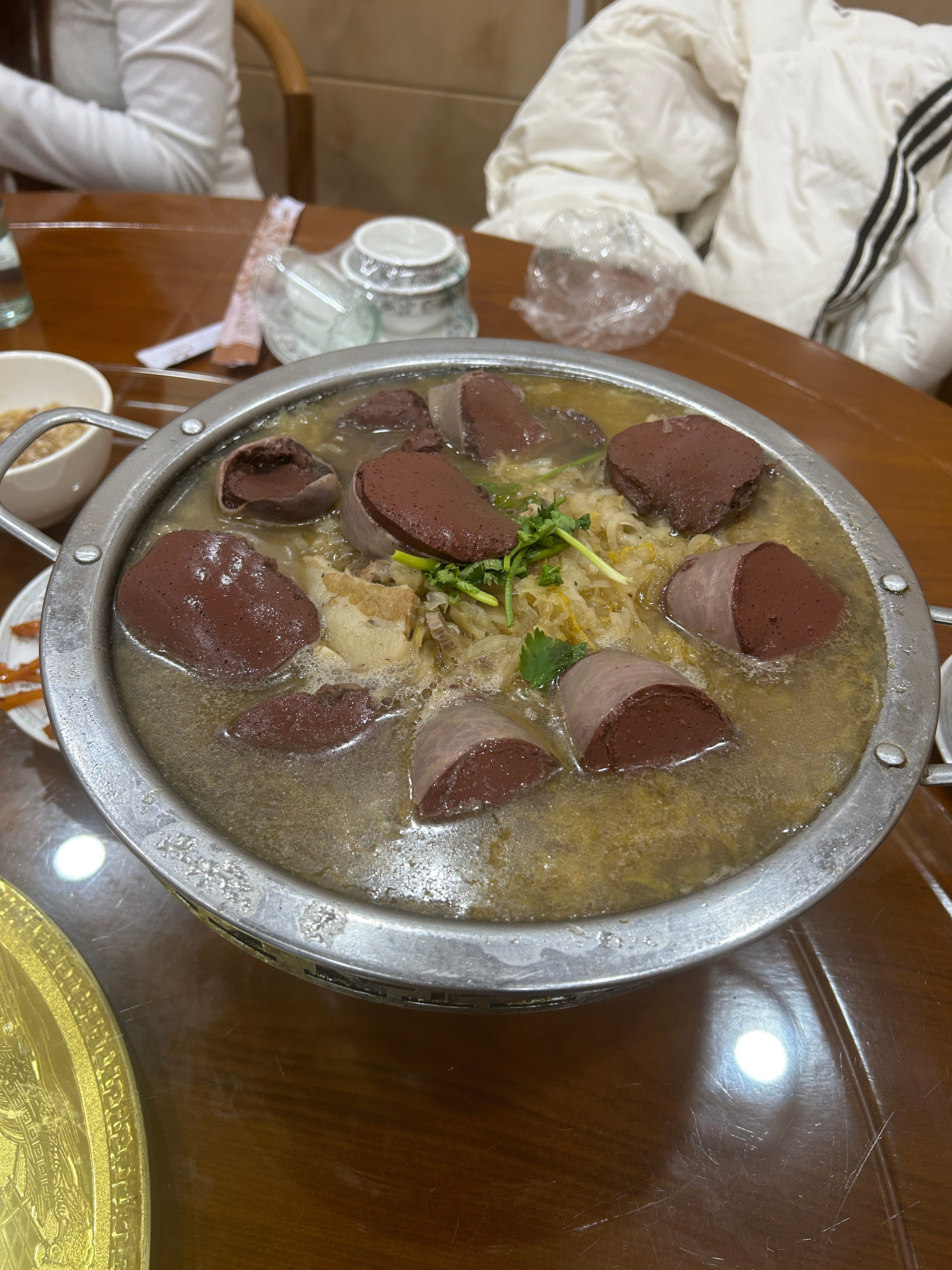 来东北不来塔河等于白来，来塔河不吃福满楼等于白来，所以，来东北必须吃福满楼，早上