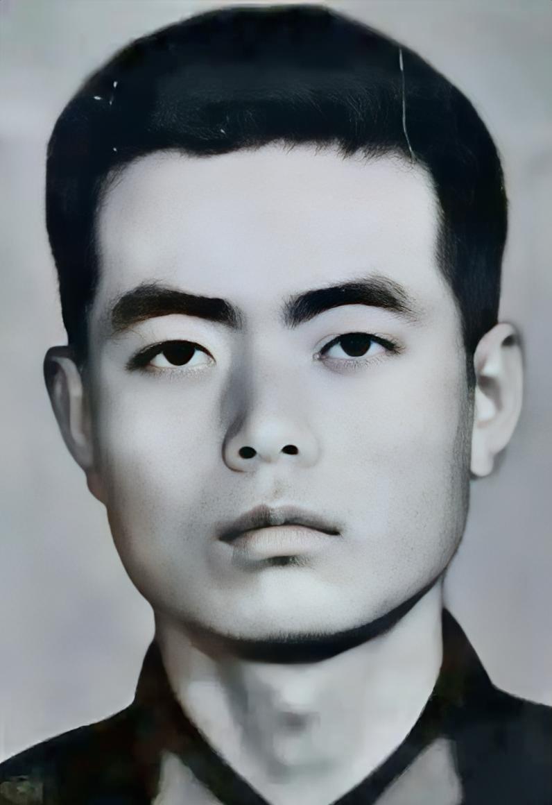 他叫林杰，1964年出生于云南省砚山县，1983年入伍，14军40师118团3