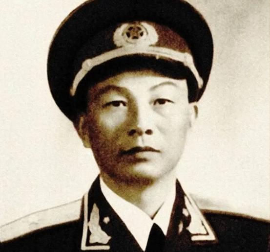 父亲是开国少将，两儿子却成了恶霸，儿子被捕后少将只说了八个字“1975年初夏，