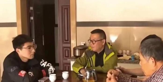 一个13年前抛妻弃子的父亲，中风瘫痪后竟要求月薪仅3000元的儿子每月支付500