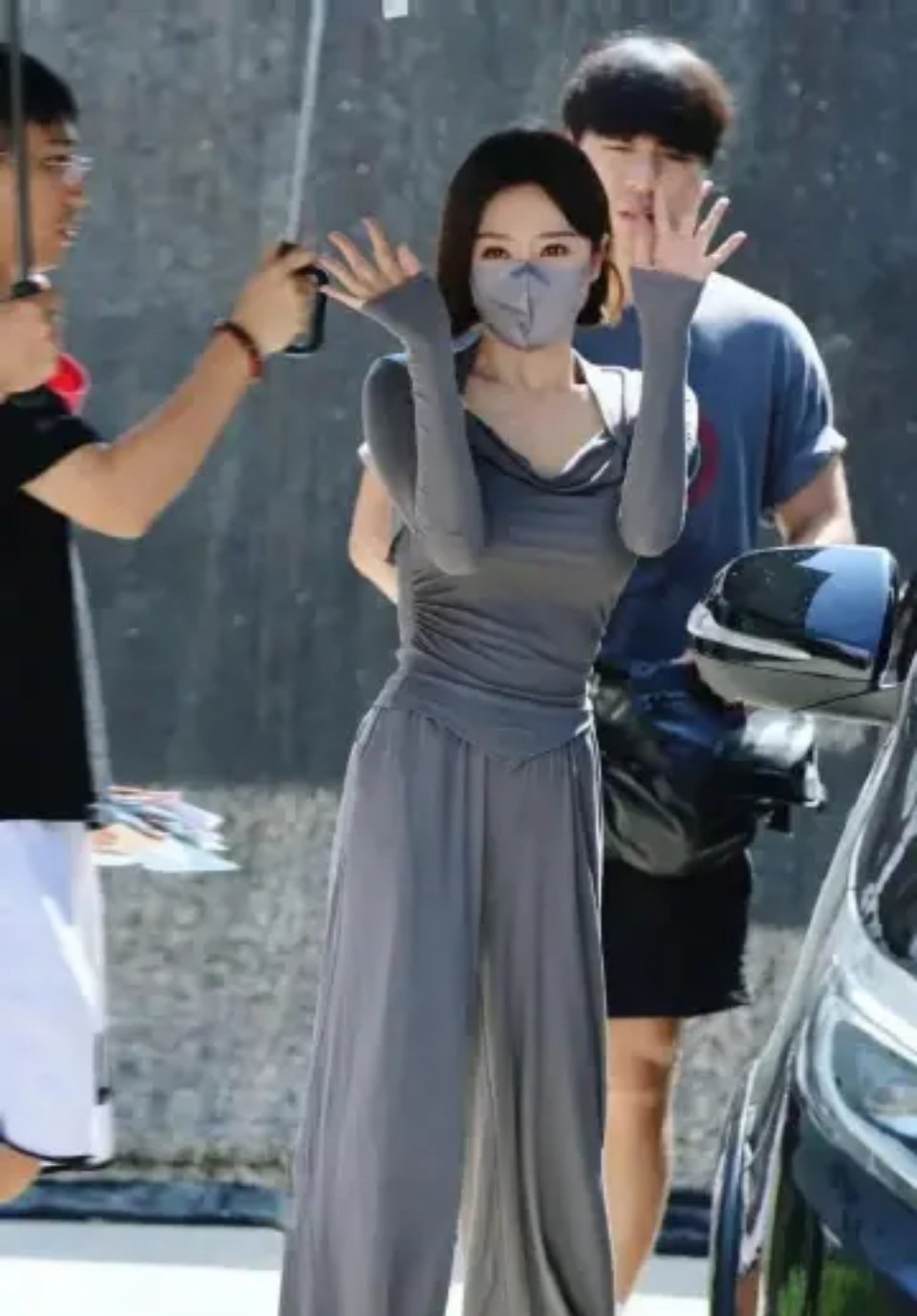 45岁秦岚从来没有营销过她的身材，可每次出现都会让人感受到她的震撼