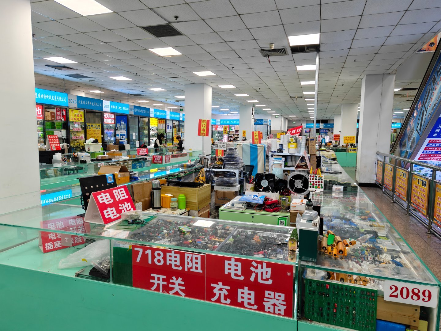 显示器复活成功！省了几百块之前吐槽过我这台MateView28寸显示器突然黑屏