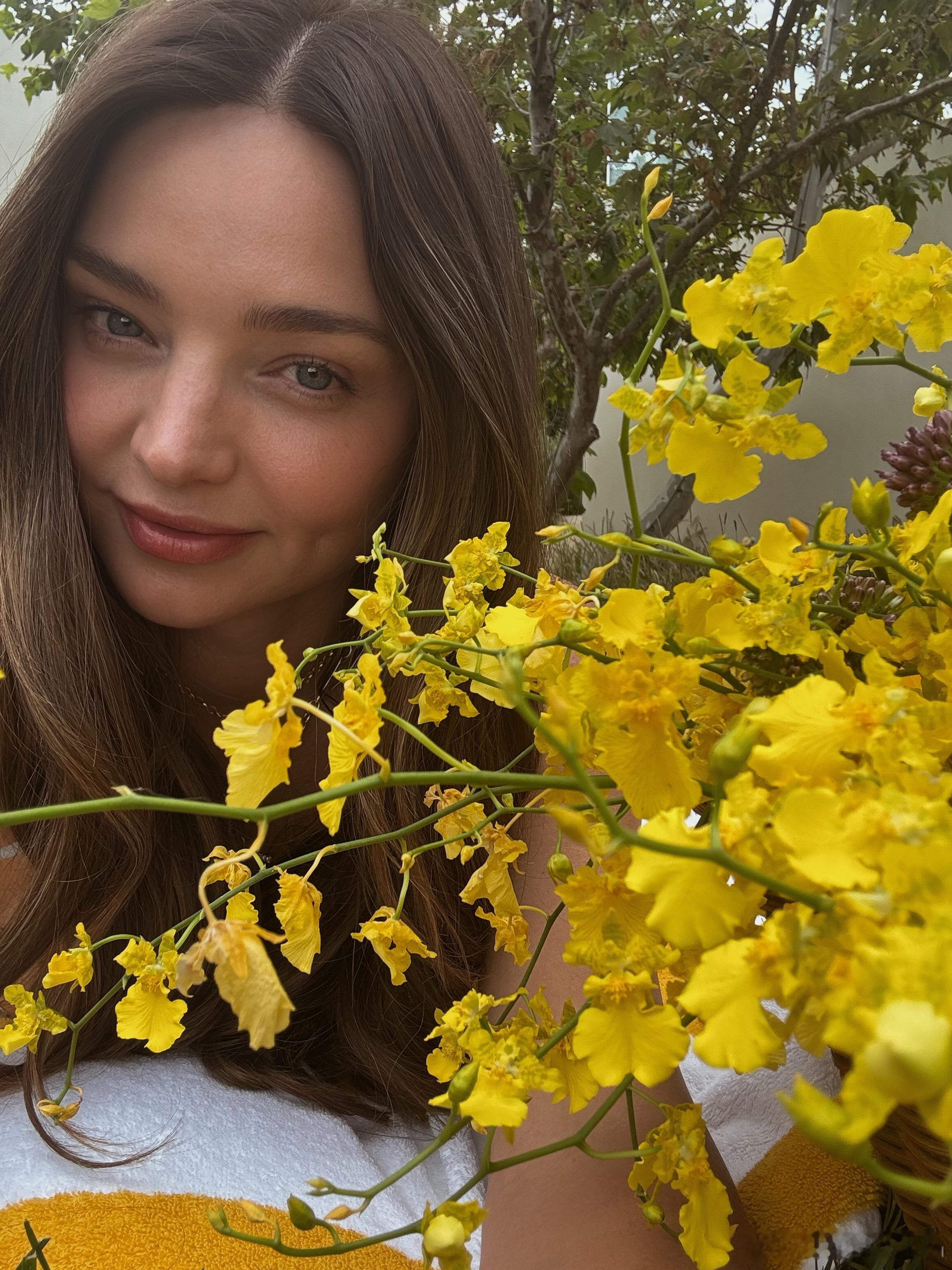 mirandakerr米兰达可儿分享近期私照，还拉上老公EvanSpiege