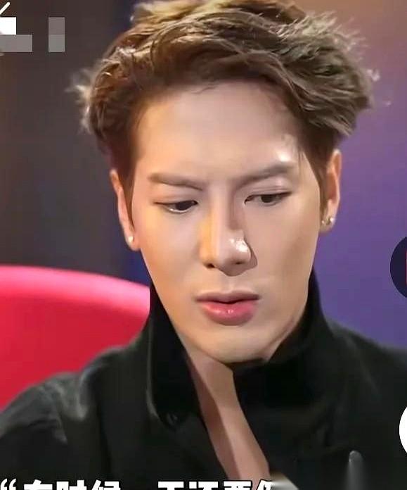 我算是看明白了，现在混圈儿，最高级的公关手段是什么。不是发律师函，也不是删帖降