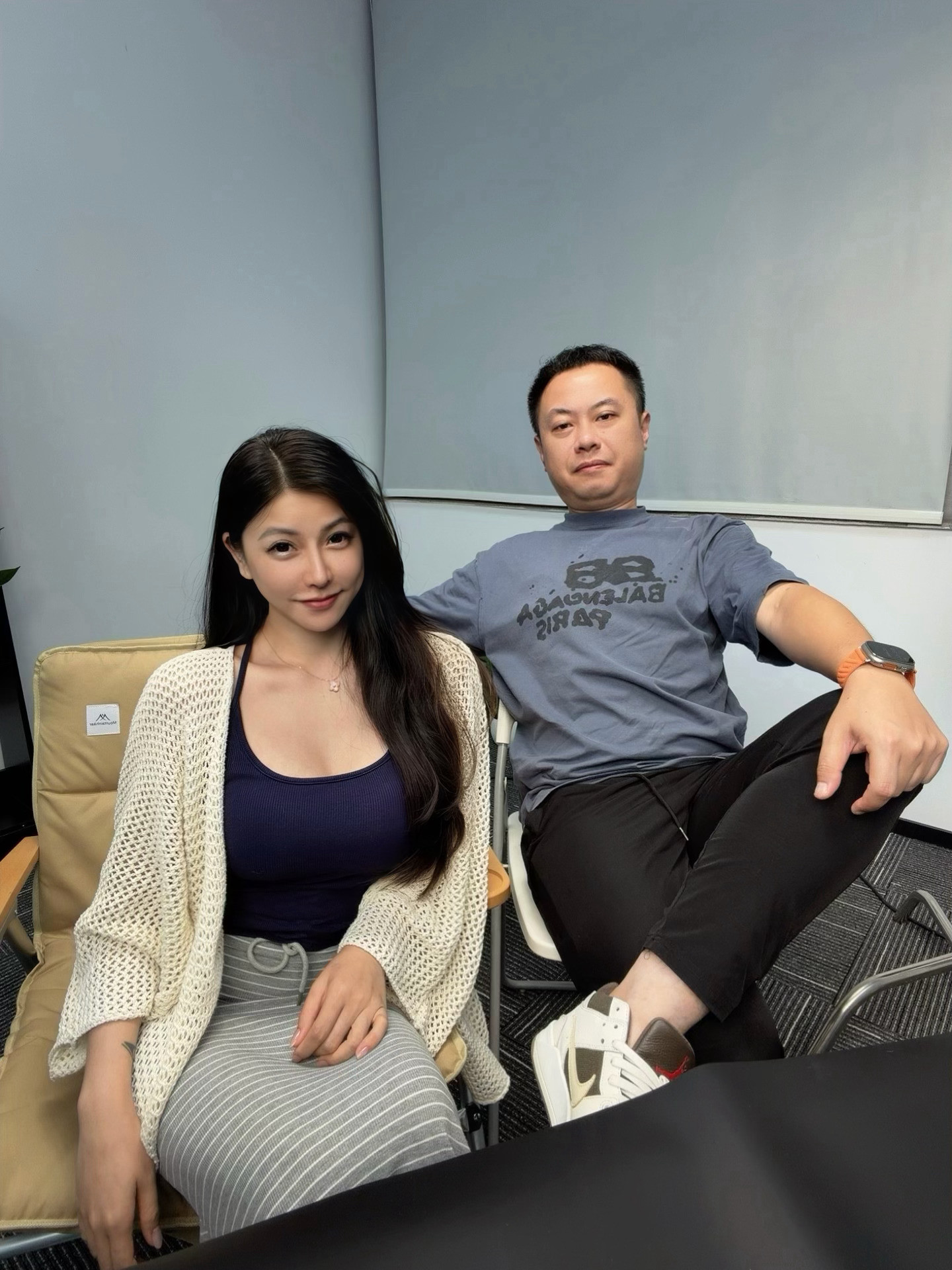 过来检查工作，我果断装着很忙。