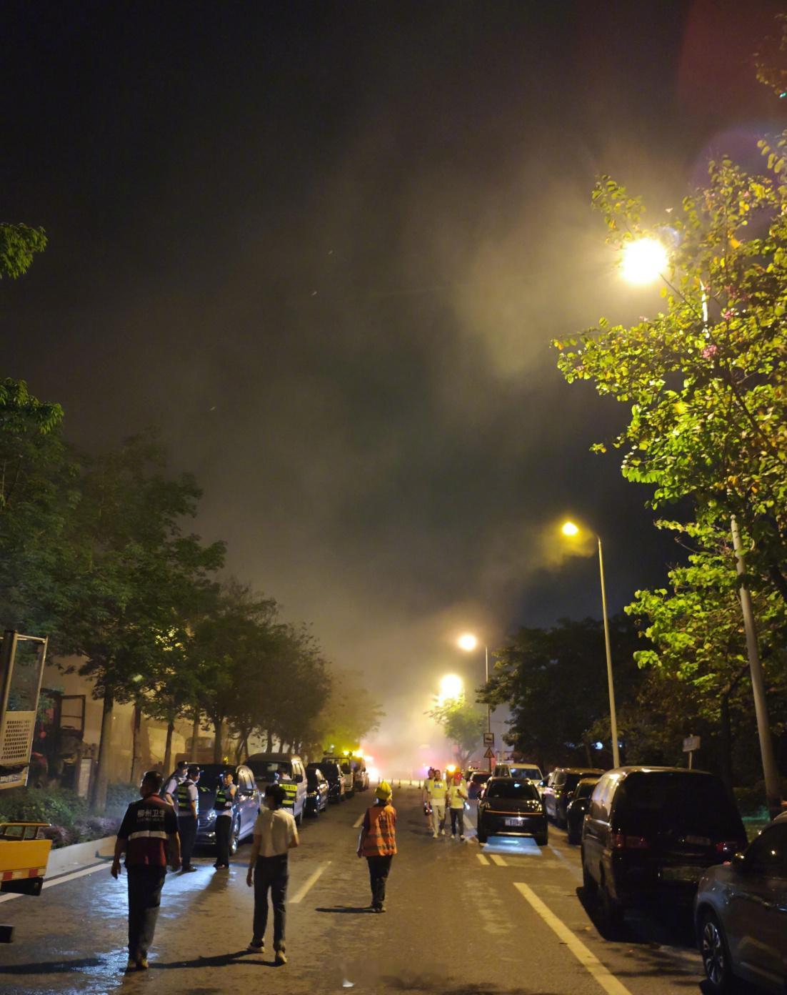 【柳州再发生地震亲历者发声】柳州再发生地震地面出现波纹柳州再发生地震中国