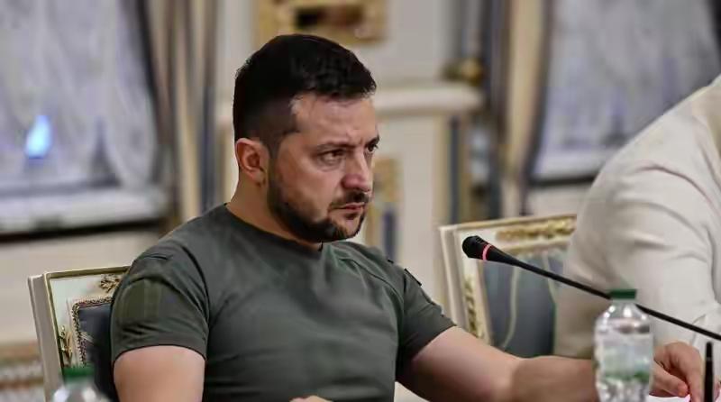 炸锅！乌克兰全国破产倒计时！泽连被逼绝路，还欠中方308亿旧账，中乌已签字