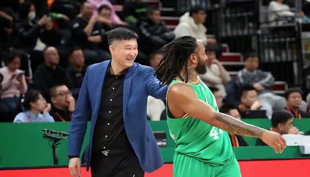 本赛季CBA最尴尬的两支球队，无疑就是广东男篮和辽宁男篮？广东男篮的尴尬在于，俱