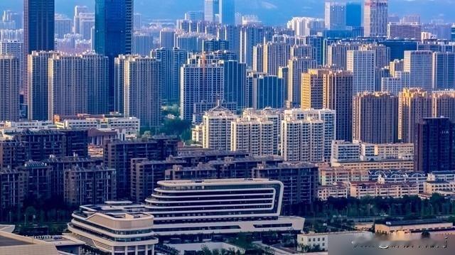 大家都不贷款买房了，国家反过来给房贷贴钱了。10月1号开始，中央财政头一回对商业