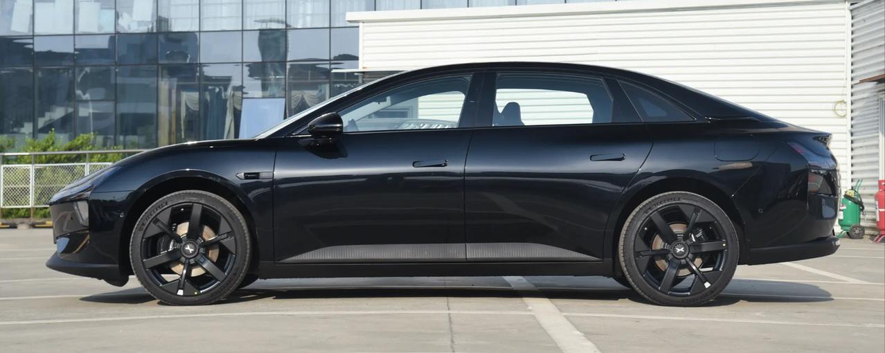 二手小鹏MONAM03：看着是捡漏，实际上是拆盲盒 最近后台好几个人问：二