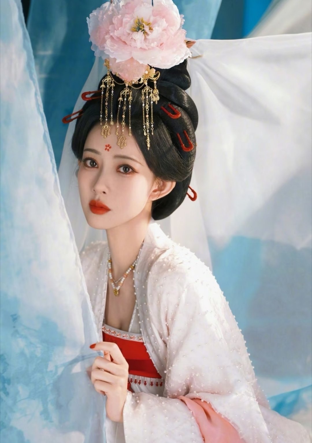 网友票选出最适合唐制造型的女明星：TOP9陈都灵TOP8孟子义TOP7王楚