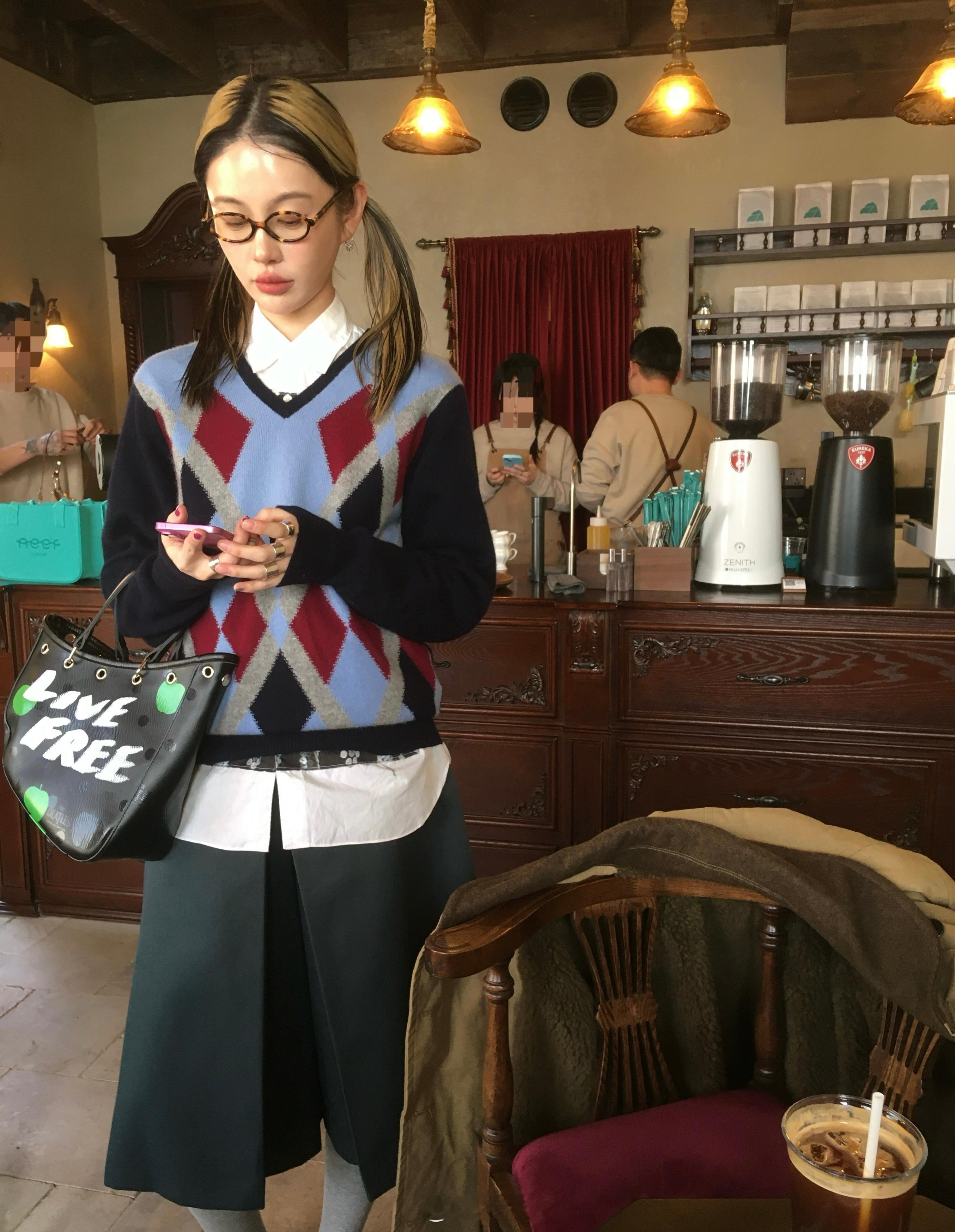 去年的iPhone16粉色还是很有辨识度的！