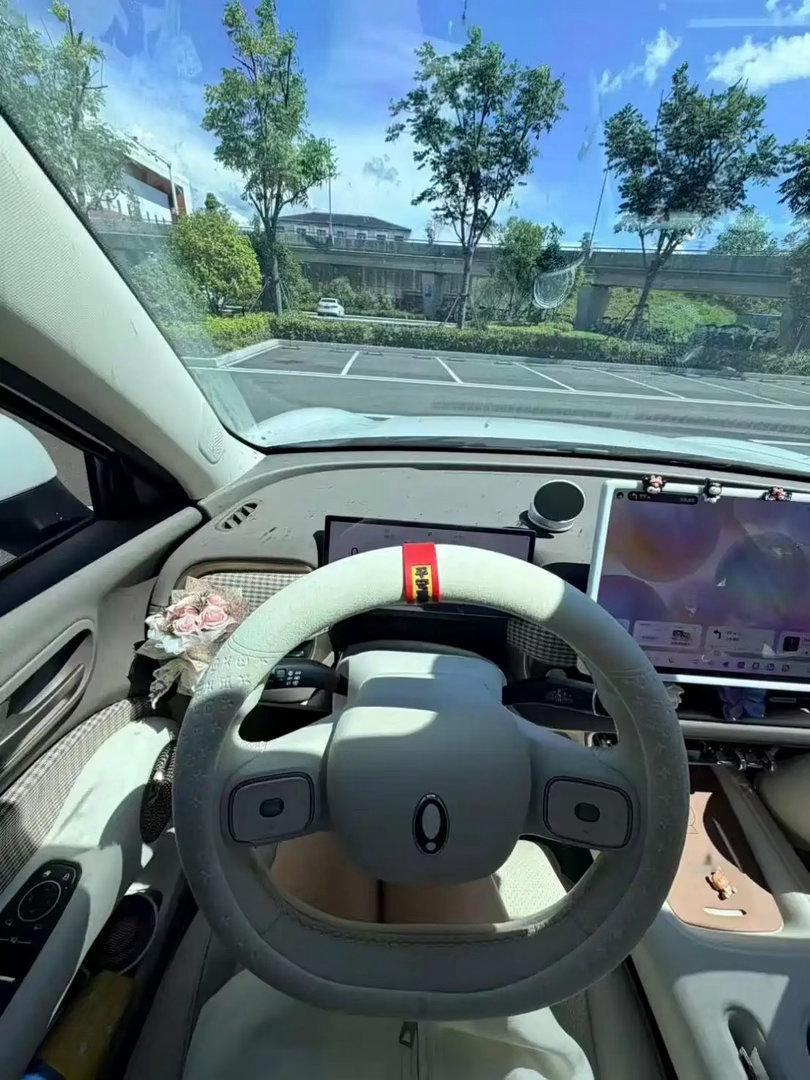 欧拉5三厢轿车版2026年9月上市，A+级家用三厢轿车。车身长宽高4758×18