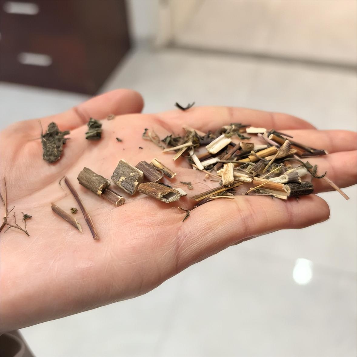 前列腺炎——1张清热利湿方，通淋散结，上百人恢复如常！中医认为，前列腺