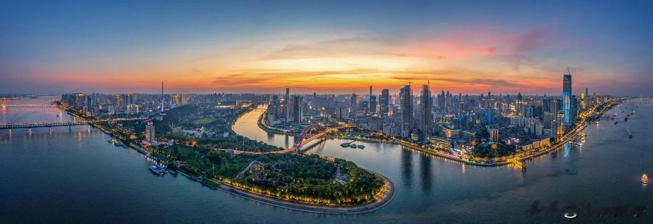 初一学生数学学习的关键在哪里呢?初一数学，拼的不是小聪明，而是习惯打底，思维转