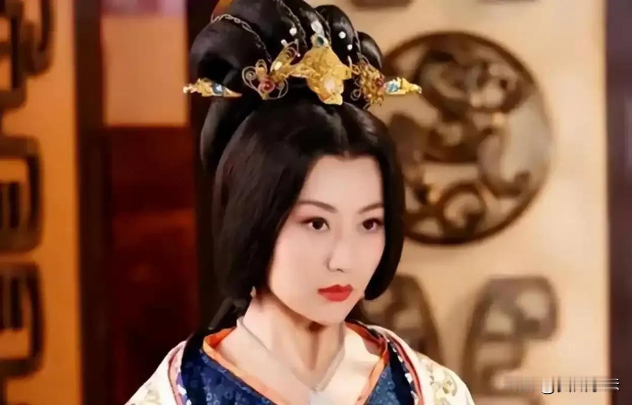 公元453年，13岁的拓跋濬登白楼观景！突然，楼下闪过一绝美女子。他问随行太监: