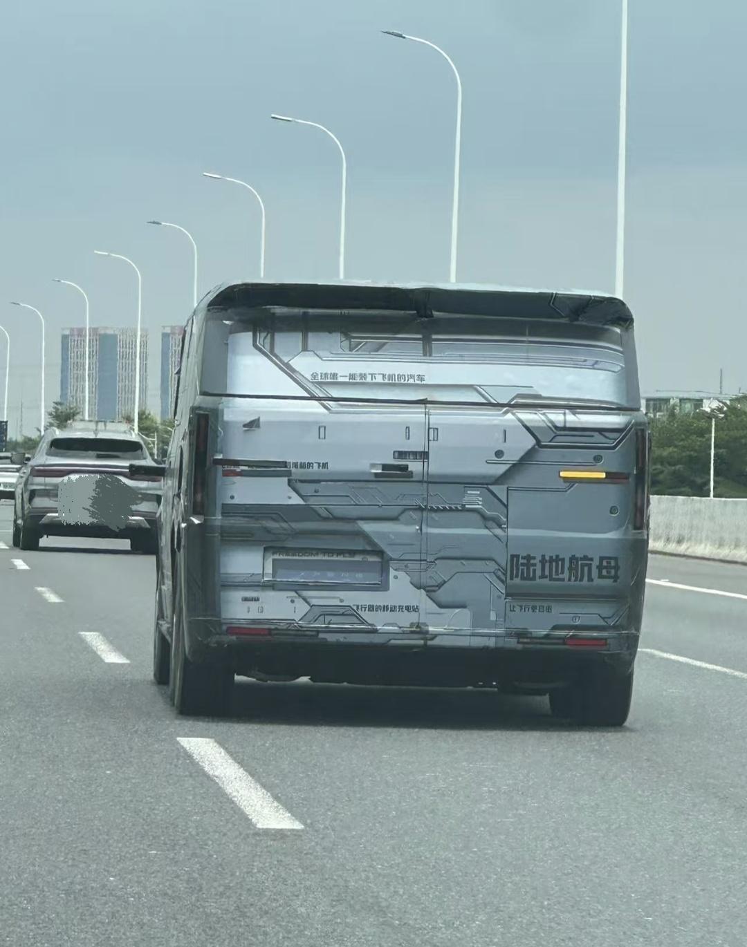 最新款家用MPV上市，售价不到200万家里有俩娃的，你们会考虑买吗？.