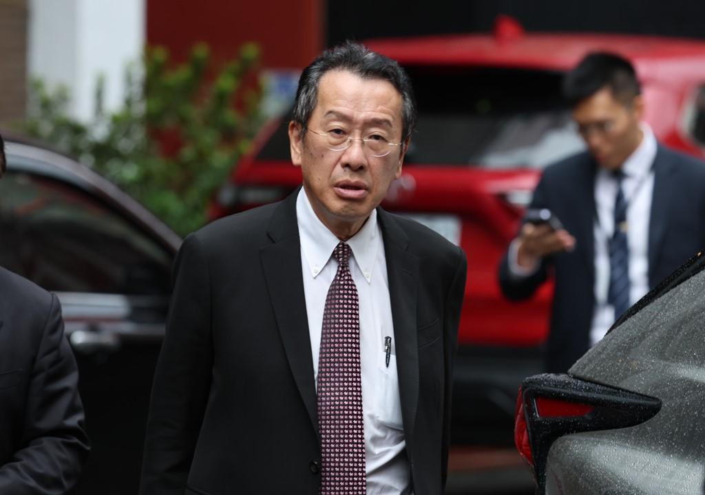 据台媒6日报道，美国国务院前资深顾问惠顿发文称台湾与特朗普“渐行渐远”，台“防长