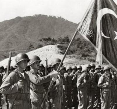 “中国军队可太好打了，美国人不行，看我们上去给他露一手！”这句话出自土耳其军。他