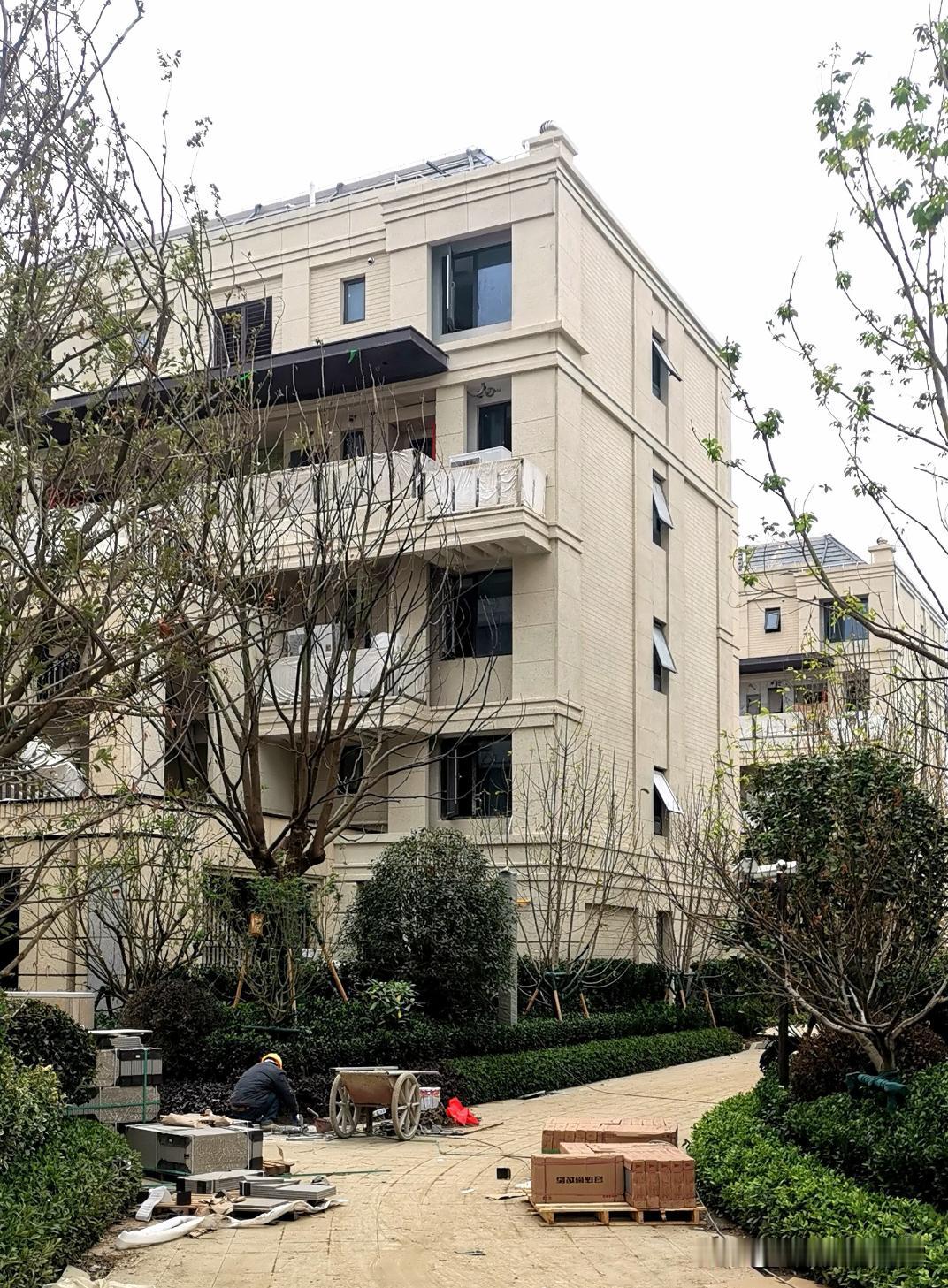 如果提前知道这些坑，我一定不会买下叠！1第一个坑:小区没有按照产品分区。我