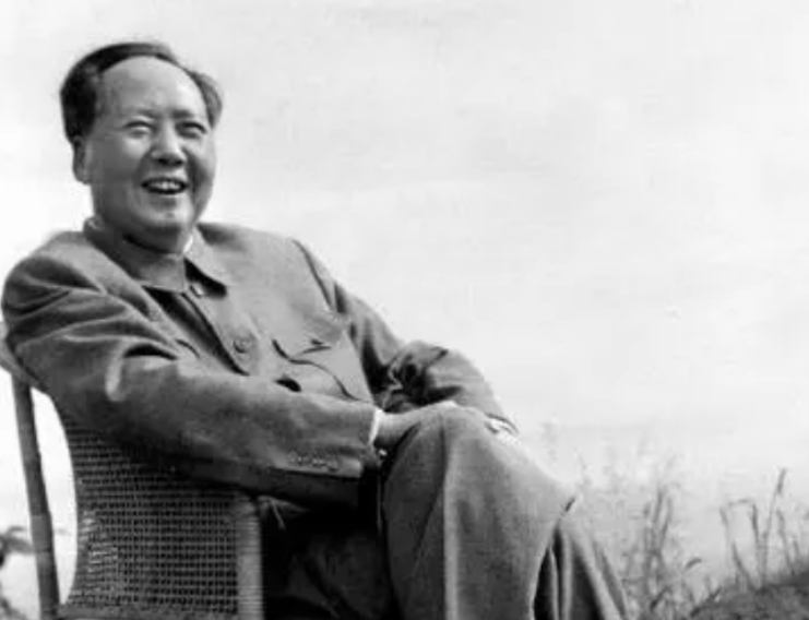 1953年，毛主席视察安庆，突然想起了陈独秀，于是便问地委书记：陈独秀家还有谁？