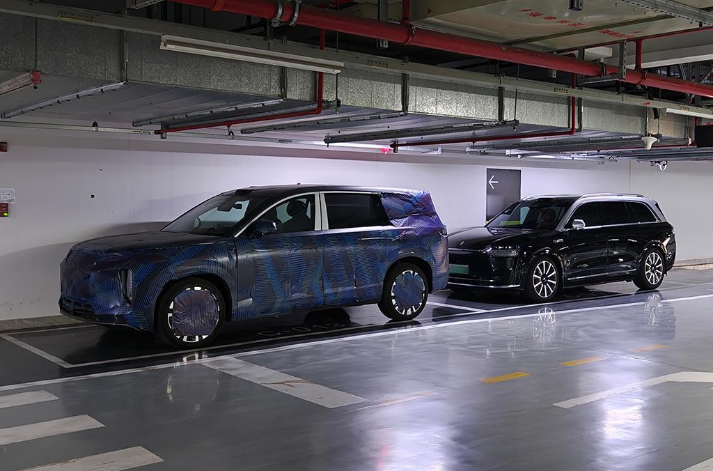 比亚迪王朝网D级SUV来了，车长超5.2米、车宽2米够不够D级？！从伪装图看，