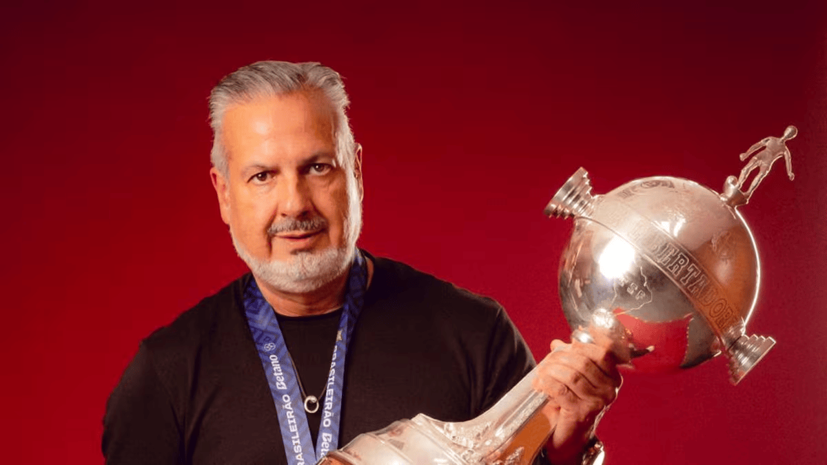 弗拉门戈总监: 维尼修斯总有一天会想回归, 这是肯定的