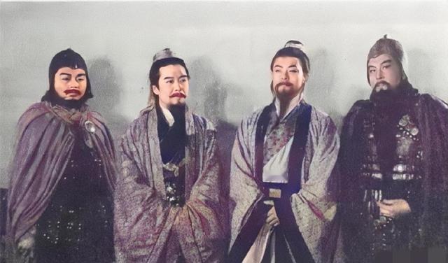 1991年，央视开拍《三国演义》前诸葛亮、刘备、关羽、张飞的定妆照，很多人不知道