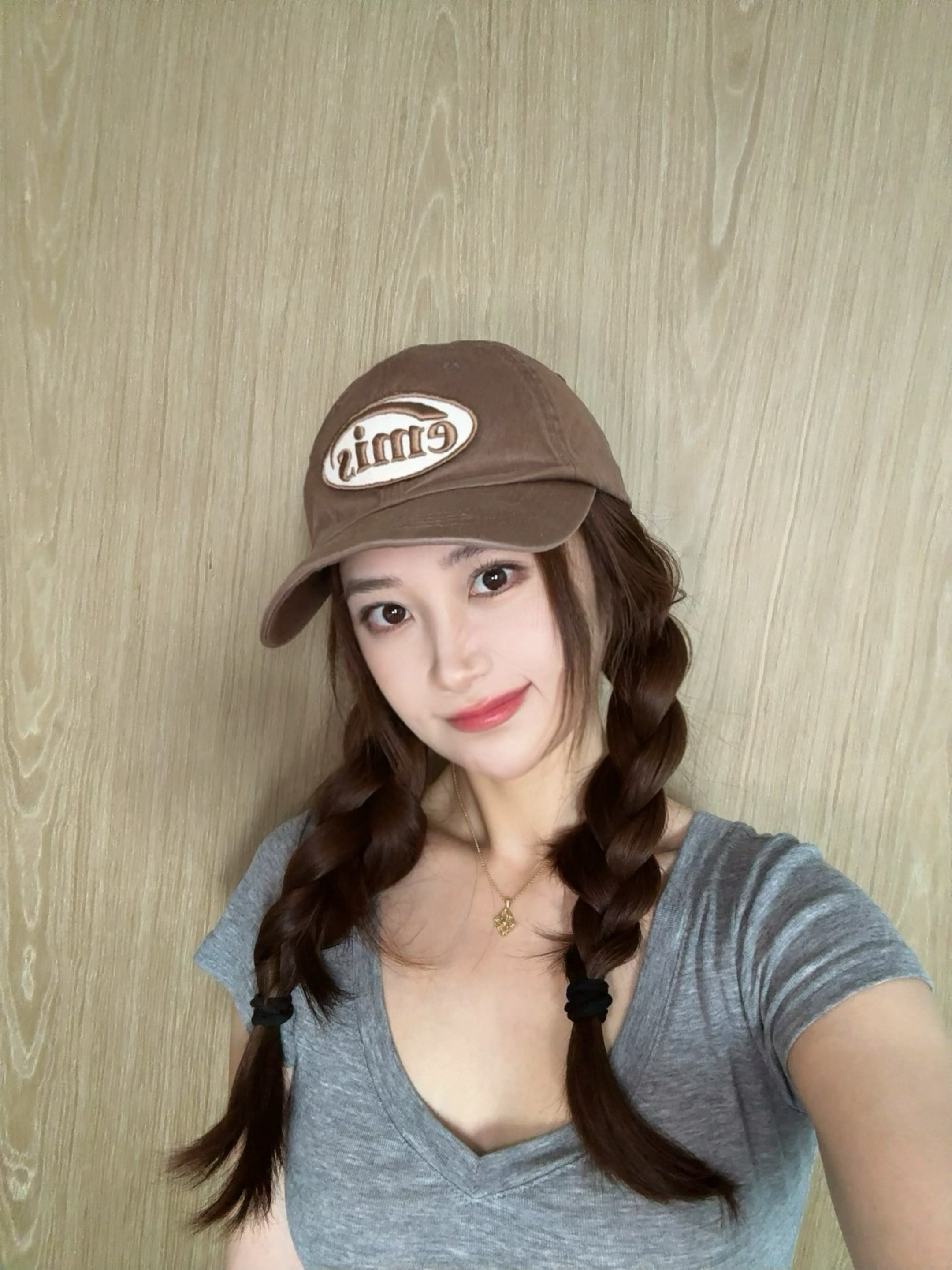 你好，我能摸摸你的小狗吗？👻