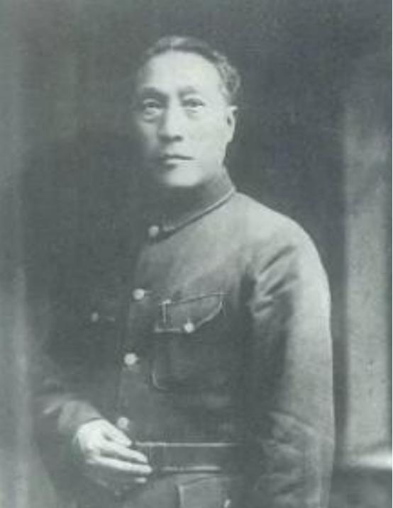 1940年，石友信召集军官开会，要替哥哥石友三报仇，讨伐高树勋。正当石友信气势汹