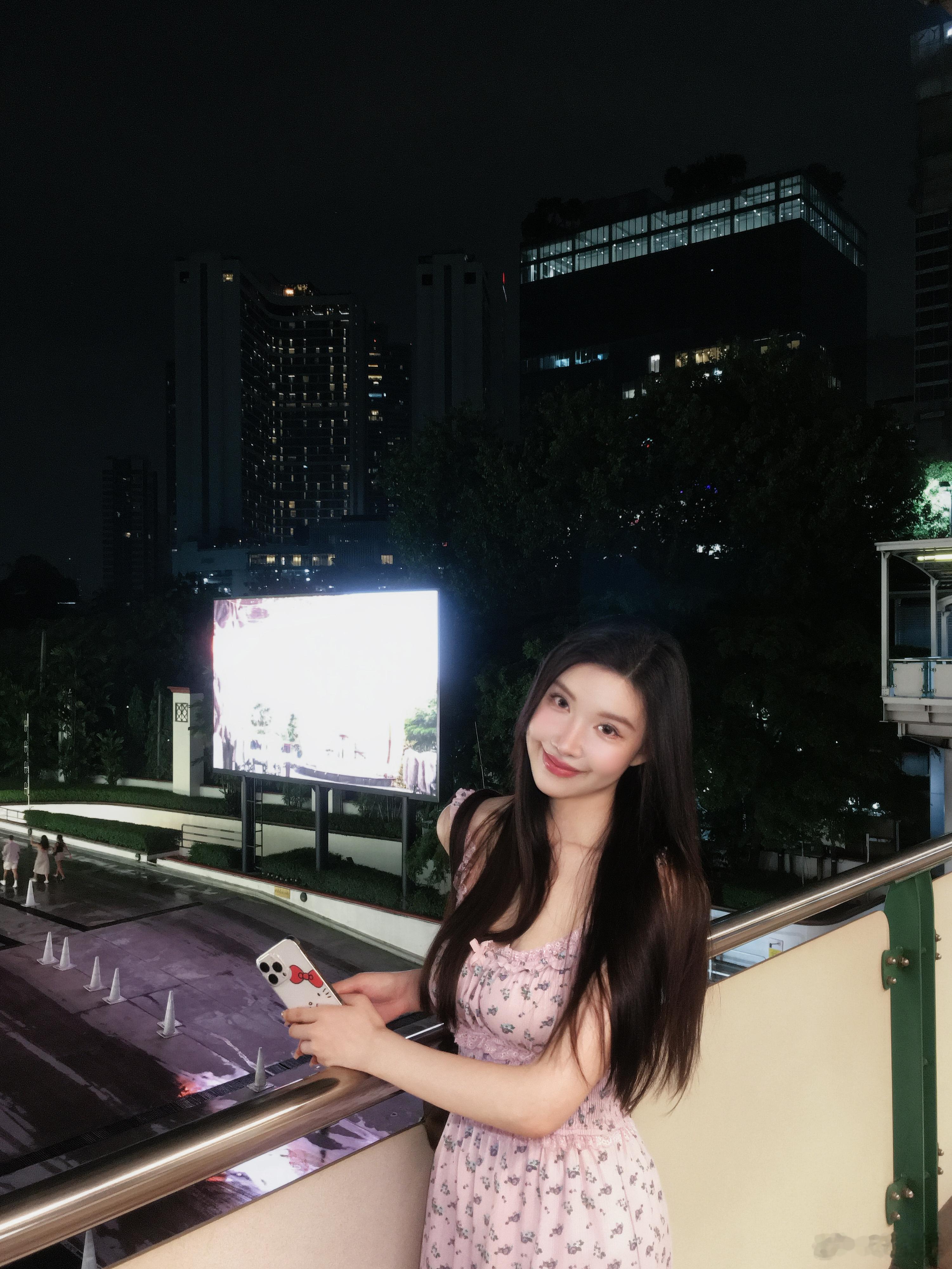 曼谷雨夜那就祝你雨快叭🥰