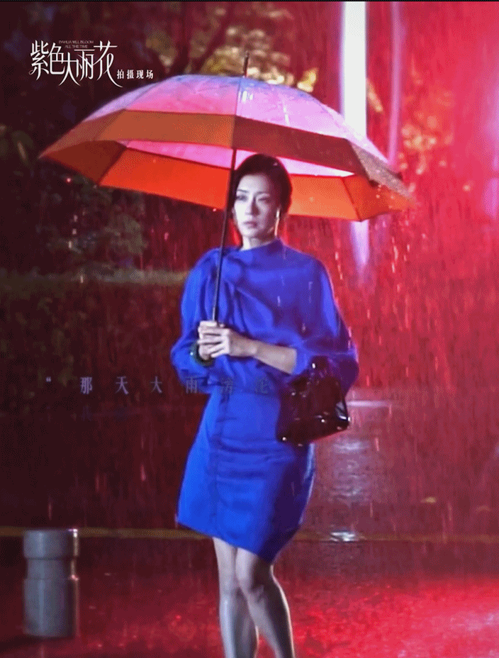 内娱都市剧终于有新玩法了，贾静雯和陈靖可主演的紫色大丽花人设真的太新鲜。一个冲着