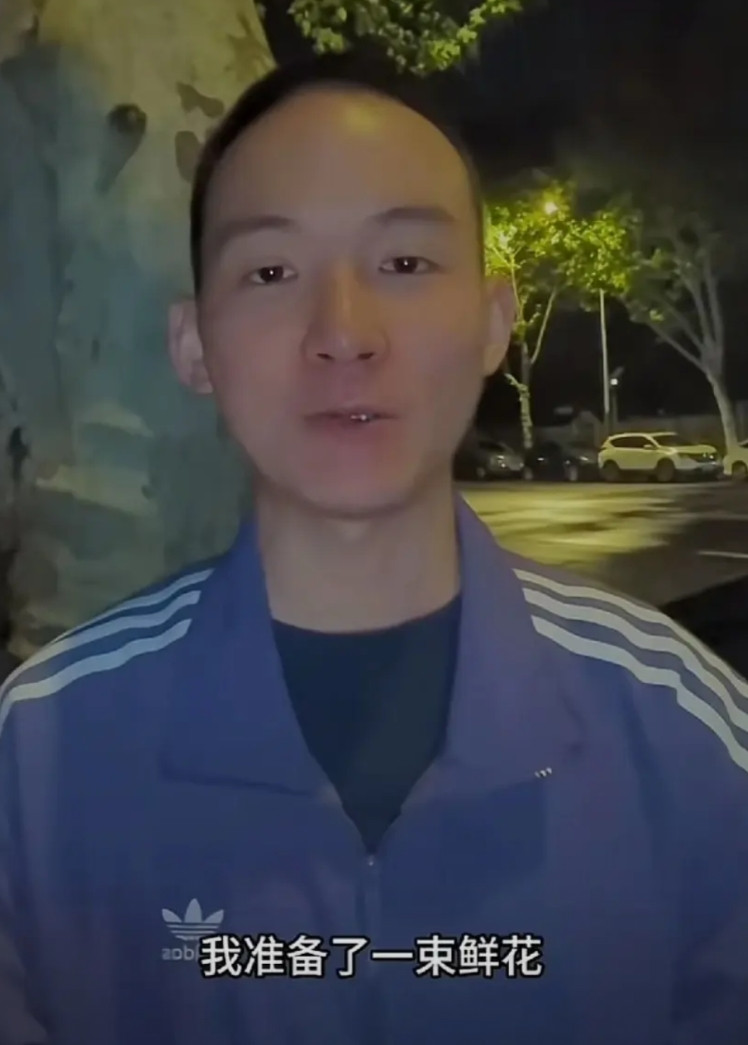 谢浩男终于更新视频了！网友们都说他好久没发新视频了，纷纷猜测他是不是要告别网络不